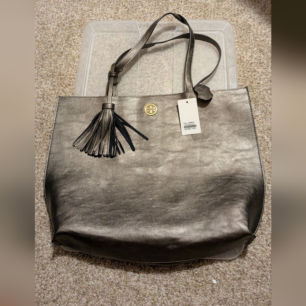 NWT Large Tory Burch Leather Tote